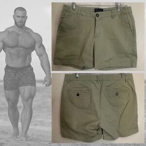 Tailored Athlete Stretch Shorts 34" waist 5" inseam Gently worn 97% cotton